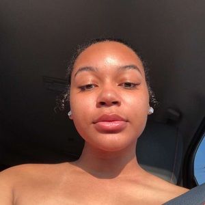 Meet your Posher, Naomi